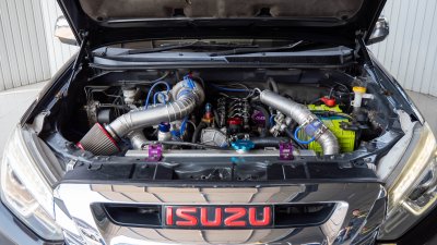 ISUZU MU-X 1.9 (CD) ปี 2017 สีดำ เกียร์ธรรมดา โฉม ปี13-20