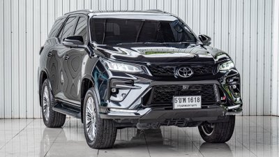 TOYOTA FORTUNER, 2.8 GR SPORT 4WD ปี 2024 สีดำ  โฉม ปี15-ปัจจุบัน