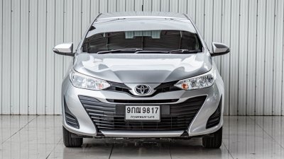 TOYOTA YARIS ATIV, 1.2 E ปี 2019 สีเทา โฉม ปี17-22