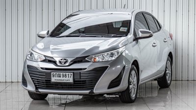 TOYOTA YARIS ATIV, 1.2 E ปี 2019 สีเทา โฉม ปี17-22