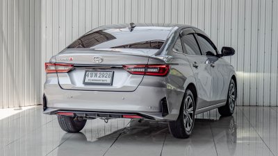 TOYOTA YARIS ATIV, 1.2 PREMIUM LUXURY ปี 2023 สีเทา โฉม ปี22-ปัจจุบัน