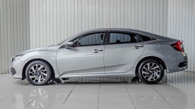 HONDA CIVIC, 1.8 EL ปี 2017 สีเทา โฉม FC-FK ปี16-21