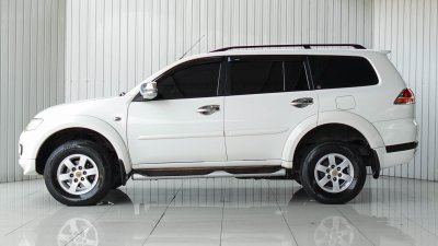 MITSUBISHI PAJERO, SPORT 2.5 GT เกียร์AT ปี 2013 สีขาว โฉม ปี08-15