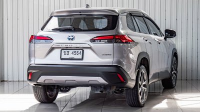 TOYOTA COROLLA CROSS, 1.8 HYBRID PREMIUM ปี 2021 สีเทา โฉม ปี20-ปัจจุบัน