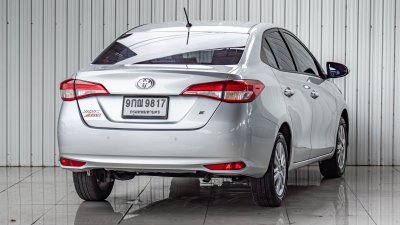TOYOTA YARIS ATIV, 1.2 E ปี 2019 สีเทา โฉม ปี17-22