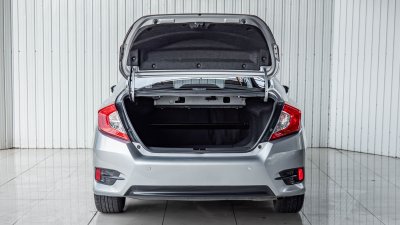 HONDA CIVIC, 1.8 EL ปี 2017 สีเทา โฉม FC-FK ปี16-21