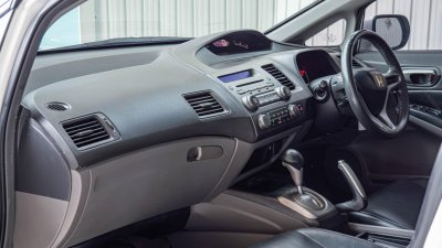HONDA CIVIC, 1.8 S 2010 A/T สีขาวโฉม FD ปี05-12