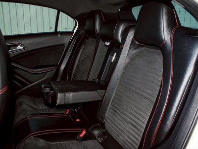 Benz A250 AMG Sport 2.0 W176 Sport Hatchback ปี 2013 โฉม ปี 12-19 สีขาว เครื่องยนต์ เบนซิน เกียร์ AUTO ไมล์ 174,377 km.