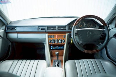 Benz E220 w124 code C ปี 1995