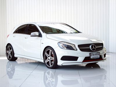 Benz A250 AMG Sport 2.0 W176 Sport Hatchback ปี 2013 โฉม ปี 12-19 สีขาว เครื่องยนต์ เบนซิน เกียร์ AUTO ไมล์ 174,377 km.