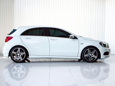Benz A250 AMG Sport 2.0 W176 Sport Hatchback ปี 2013 โฉม ปี 12-19 สีขาว เครื่องยนต์ เบนซิน เกียร์ AUTO ไมล์ 174,377 km.