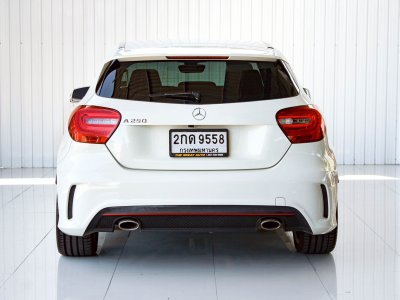 Benz A250 AMG Sport 2.0 W176 Sport Hatchback ปี 2013 โฉม ปี 12-19 สีขาว เครื่องยนต์ เบนซิน เกียร์ AUTO ไมล์ 174,377 km.