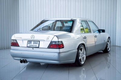 Benz 220E code B ปี 1993