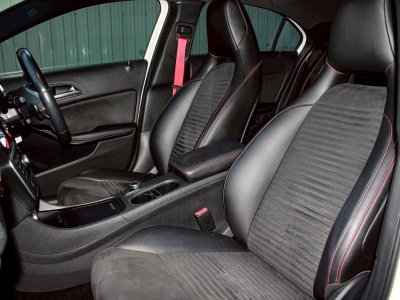 Benz A250 AMG Sport 2.0 W176 Sport Hatchback ปี 2013 โฉม ปี 12-19 สีขาว เครื่องยนต์ เบนซิน เกียร์ AUTO ไมล์ 174,377 km.