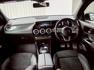 BENZ GLA200 AMG DYNAMIC ปี 2021 โฉม W247 ปี21-ปัจจุบัน สีดำ เกียร์AUTO ไมล์ 54,848 km.