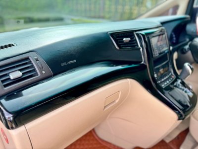 TOYOTA VELLFIRE, 2.4 V ปี 2009 โฉม ปี08-14 สีเทา AUTO เบนซิน ไมล์เพียง 210,397 km.