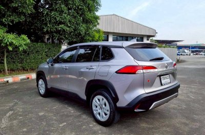 Toyota Corolla Cross 1.8 Sport ปี 2020 ไมล์ 95,365 km. เครื่อง เบนซิน เกียร์ Auto สีเทา