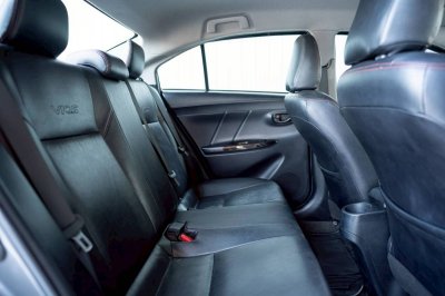 TOYOTA VIOS, 1.5 E ปี 2015 โฉม ปี13-ปัจจุบัน รถสวยมือเดียวป้ายแดง ไม่มีvat