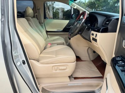 TOYOTA VELLFIRE, 2.4 V ปี 2009 โฉม ปี08-14 สีเทา AUTO เบนซิน ไมล์เพียง 210,397 km.