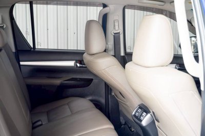 TOYOTA HILUX REVO, 2.4 G NAVI ปี 2016 โฉม PRERUNNER DOUBLE CAB
