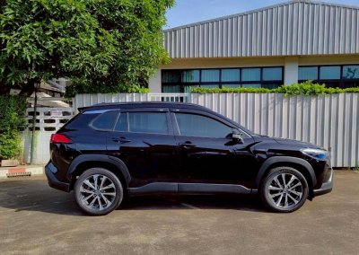 Toyota Corolla Cross 1.8 Hybrid Premium Safety ปี 2021 ไมล์ 70,xxx km. เครื่อง เบนซิน-ไฟฟ้า เกียร์ Auto สีดำ