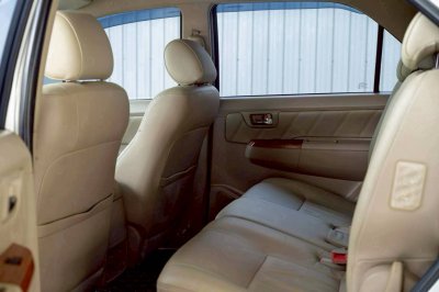 TOYOTA FORTUNER, 2.7 V ปี 2010โฉม ปี08-11