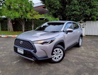 Toyota Corolla Cross 1.8 Sport ปี 2020 ไมล์ 95,365 km. เครื่อง เบนซิน เกียร์ Auto สีเทา