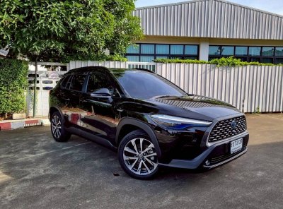 Toyota Corolla Cross 1.8 Hybrid Premium Safety ปี 2021 ไมล์ 70,xxx km. เครื่อง เบนซิน-ไฟฟ้า เกียร์ Auto สีดำ
