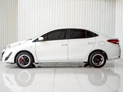 TOYOTA YARIS ATIV, 1.2 ENTRY ปี 2019 โฉม ปี17-22เกียร์ **Auto รถบ้านประหยัดน้ำมัน เบนซิน สีขาว ไมล์เพียง 84,662 km.