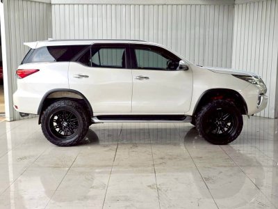 TOYOTA FORTUNER, 2.4 V 4WD ปี 2019 โฉม ปี15-ปัจจุบัน