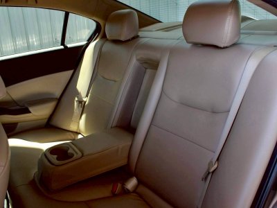 HONDA CIVIC, 1.8 S ปี 2014โฉม FB ปี12-16 เกียร์ Auto สีน้ำตาล รถบ้านมือเดียว เบนซิน ไมล์ 131,532 km. เจ้าของเดิมดูแลรักษาอย่างดี