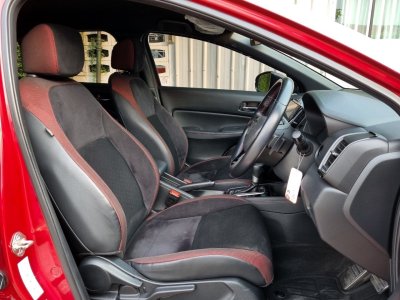 Honda City 1.0 Turbo RS Hatchback Top สุด ปี 2021 ไมล์ 93,xxx km. เครื่อง เบนซิน เกียร์ Auto สีแดง
