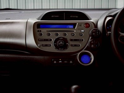 HONDA JAZZ, 1.3 HYBRID ปี 2012 โฉม ปี08-14 เกียร์AUTO สีฟ้า เครื่องยนต์ เบนซิน + ไฟฟ้า ไมล์น้อย 208,884 Km.