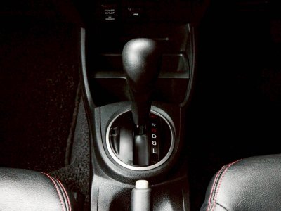 HONDA JAZZ, 1.3 HYBRID ปี 2012 โฉม ปี08-14 เกียร์AUTO สีฟ้า เครื่องยนต์ เบนซิน + ไฟฟ้า ไมล์น้อย 208,884 Km.