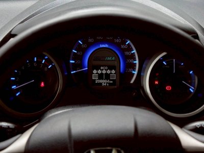 HONDA JAZZ, 1.3 HYBRID ปี 2012 โฉม ปี08-14 เกียร์AUTO สีฟ้า เครื่องยนต์ เบนซิน + ไฟฟ้า ไมล์น้อย 208,884 Km.