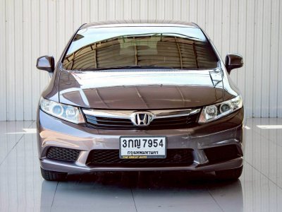 HONDA CIVIC, 1.8 S ปี 2014โฉม FB ปี12-16 เกียร์ Auto สีน้ำตาล รถบ้านมือเดียว เบนซิน ไมล์ 131,532 km. เจ้าของเดิมดูแลรักษาอย่างดี