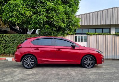 Honda City 1.0 Turbo RS Hatchback Top สุด ปี 2021 ไมล์ 93,xxx km. เครื่อง เบนซิน เกียร์ Auto สีแดง