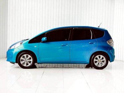 HONDA JAZZ, 1.3 HYBRID ปี 2012 โฉม ปี08-14 เกียร์AUTO สีฟ้า เครื่องยนต์ เบนซิน + ไฟฟ้า ไมล์น้อย 208,884 Km.