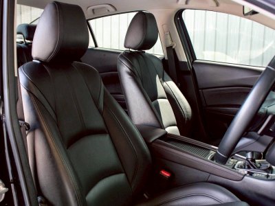 MAZDA3 (8803), 2.0 SP ปี 2018 โฉม ปี14-19 4Dr เบนซิน AUTO ไมล์แท้เพียง 134,551 km.