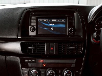 MAZDA CX-5, 2.0 SP ปี 2014 โฉม ปี13-ปัจจุบัน เบนชิน สีขาว เกียร์ AUTO ไมล์เพียง 317,520 km.