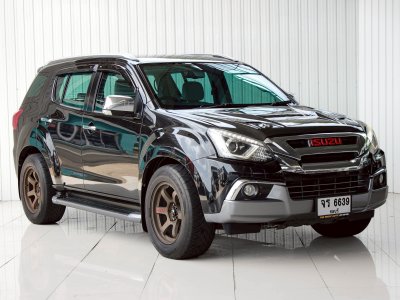 ISUZU MU-X, 3.0 4WD (DVD Navi) ปี 2017 (VAT) โฉม ปี13-20 เกียร์ AUTO สีดำ ดีเซล ไมล์เพียง 175,634 km.