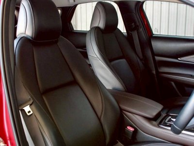 MAZDA CX-30, 2.0 S ปี 2020 โฉม ปี19-ปัจจุบัน เบนชิน สีแดง เกียร์ AUTO ไมล์เพียง 101,538 km.