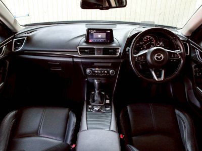 MAZDA3 (8803), 2.0 SP ปี 2018 โฉม ปี14-19 4Dr เบนซิน AUTO ไมล์แท้เพียง 134,551 km.