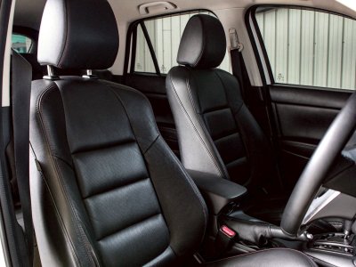 MAZDA CX-5, 2.0 SP ปี 2014 โฉม ปี13-ปัจจุบัน เบนชิน สีขาว เกียร์ AUTO ไมล์เพียง 317,520 km.