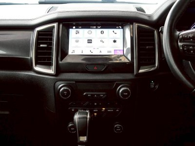 FORD EVEREST, 2.0 BI-TURBO 4WD TITANIUM PLUS ปี 2019 (VAT) โฉม ปี15-22 เกียร์ AUTO ดีเซล สีแดง รถบ้านพร้อมใช้งาน ไมล์เพียง 202,395 km.