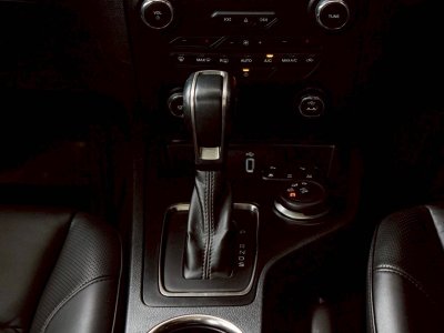 FORD EVEREST, 2.0 BI-TURBO 4WD TITANIUM PLUS ปี 2019 (VAT) โฉม ปี15-22 เกียร์ AUTO ดีเซล สีแดง รถบ้านพร้อมใช้งาน ไมล์เพียง 202,395 km.