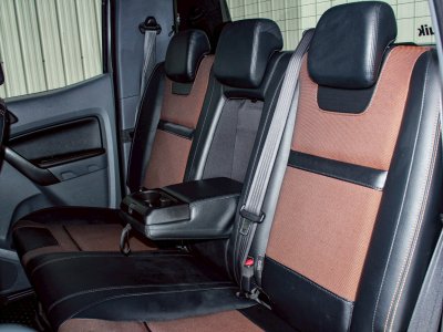 FORD RANGER, 2.2 WILDTRAK ปี 2015 โฉม HI-RIDER DOUBLE CAB ไมเนอร์เช้น สีเทา เกียร์ Auto เครื่องยนต์ ดีเซล ไมล์แท้ 275,xxx