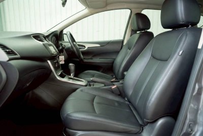 NISSAN PULSAR, 1.8 V ปี 2013 สีเทา โฉม ปี12-ปัจจุบัน