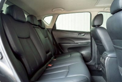 NISSAN PULSAR, 1.8 V ปี 2013 สีเทา โฉม ปี12-ปัจจุบัน