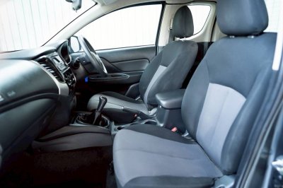 MITSUBISHI TRITON 18-23, 2.5 GLX ปี 2022 สีเทา MT โฉม MEGA CAB